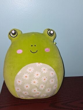 Squishmallows Wendy The Frog 8 Inch With Eye Defect
